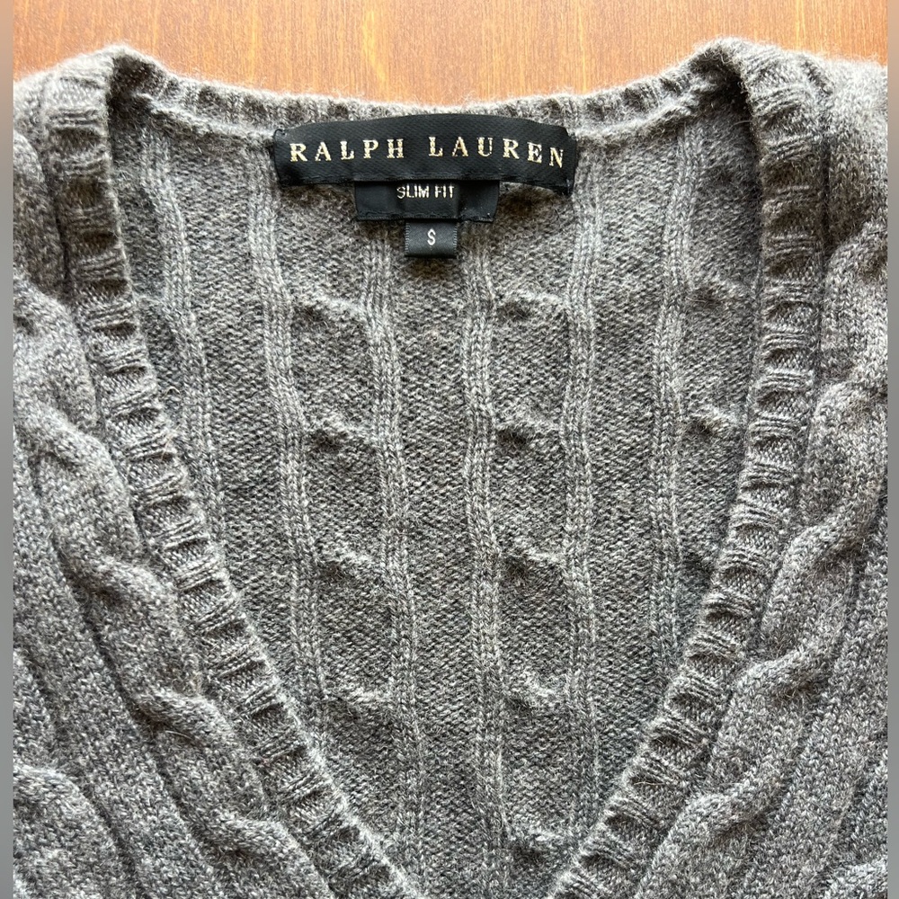 100% Cashmere Ralph Lauren Charcoal V-Neck Cable Knit Sweater - Picture 2 of 5